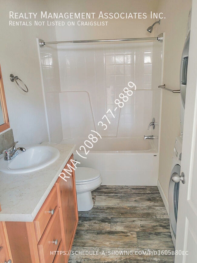 Building Photo - 320 S 2nd Ave