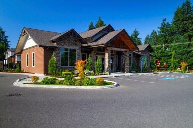 Building Photo - Come check out this 2 bedroom 2 bath with upscale interiors and open concept floorplan!