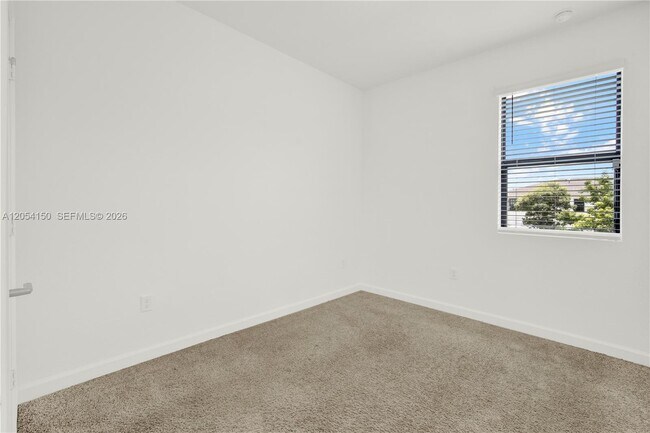 Building Photo - 1161 SW 8th Ave