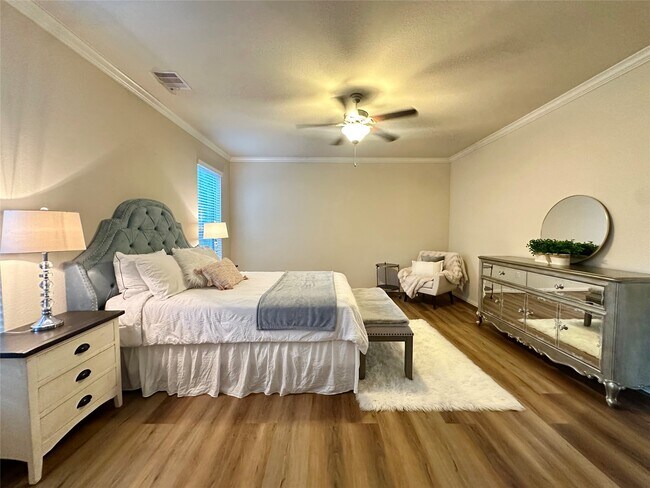 Building Photo - 6818 Pear Point Ln
