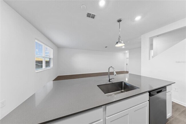 Building Photo - 15633 Water Spring Blvd