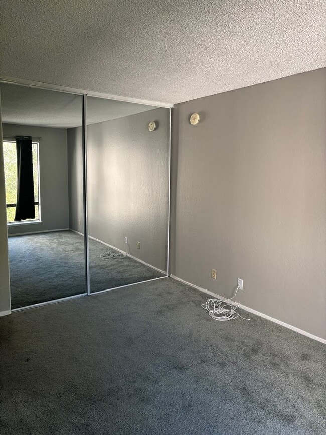 Building Photo - Spacious Upgraded Condo in The Keys – Walnut Creek