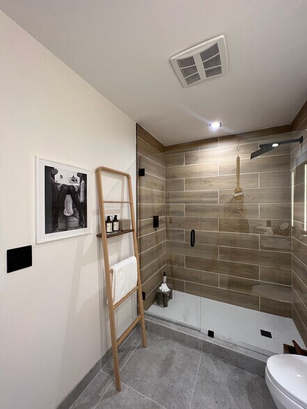 Building Photo - 160 NW 27th St