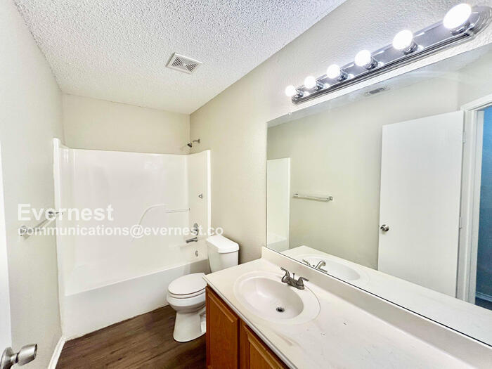 Building Photo - 10908 Deauville Cir S