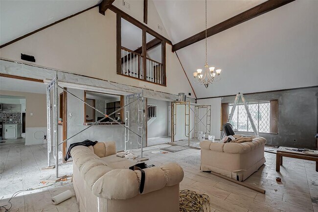 Building Photo - 811 Loire Ln