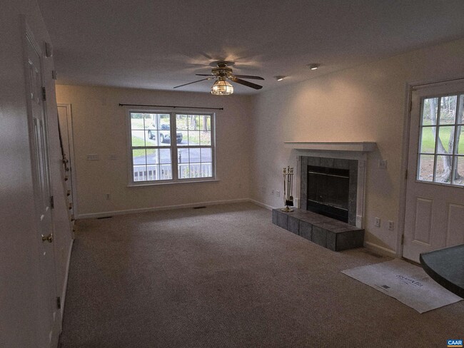 Building Photo - 259 Spring Oaks Ln