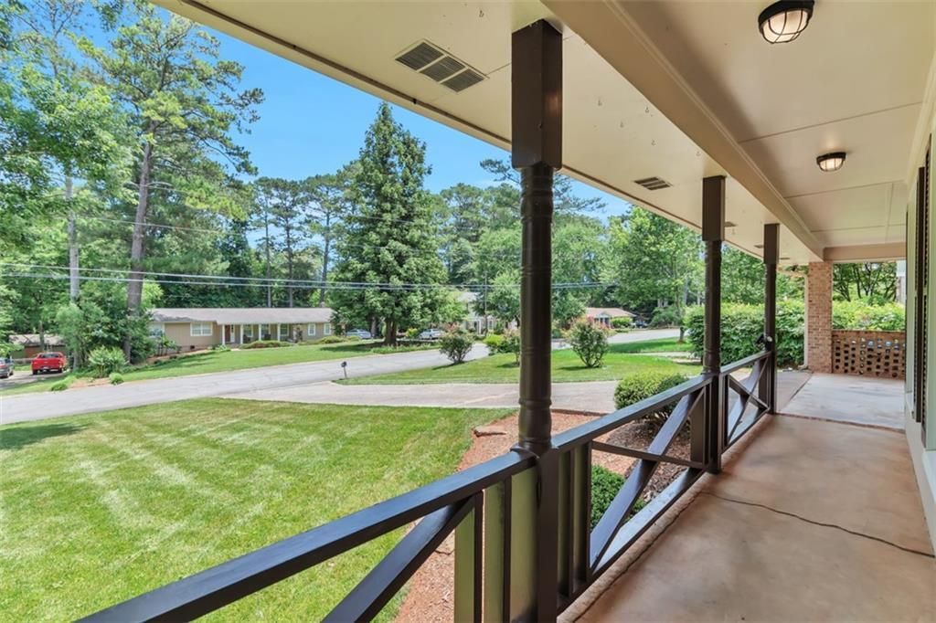 Building Photo - 759 Glen Cir SW