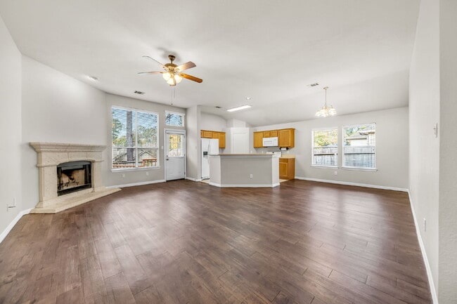 Building Photo - Well-maintained home located near Lake Conroe, offering the perfect balance of comfort & convenie...