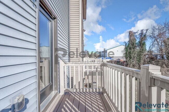 Building Photo - 2008 Old Manchester St