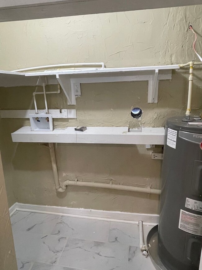 Building Photo - Newly Renovated Three Bedroom One Bath Upstairs Apartment