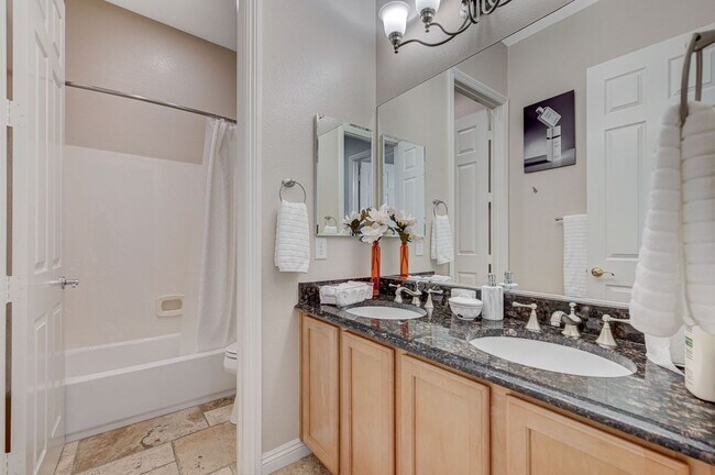 Building Photo - Stunning single-story home in picturesque community!