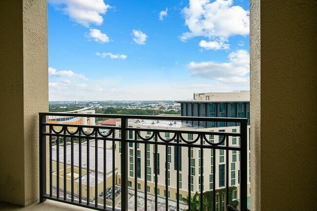 Building Photo - 550 Okeechobee Blvd