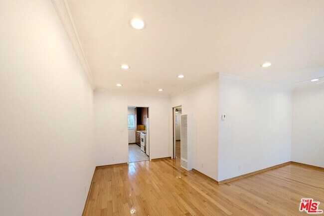 Building Photo - 601 9th St