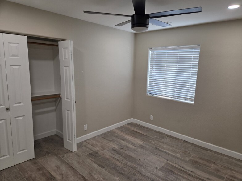 Building Photo - 2751 N Indian Wells Dr