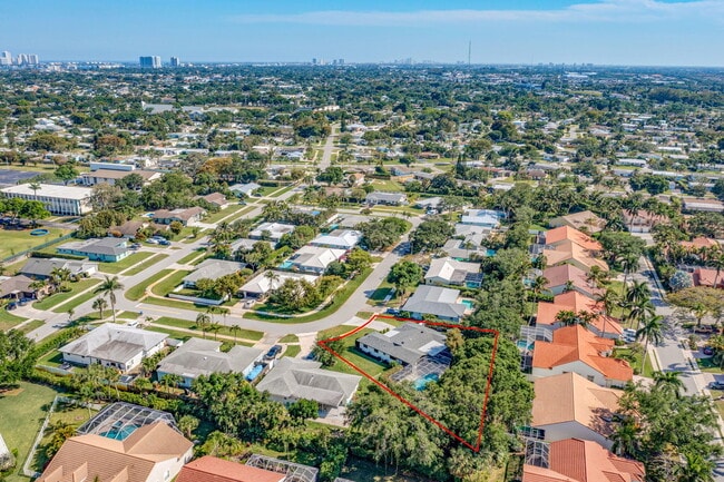 Building Photo - 932 Evergreen Dr