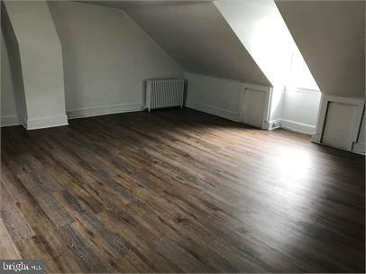 Building Photo - 305 E Chestnut St