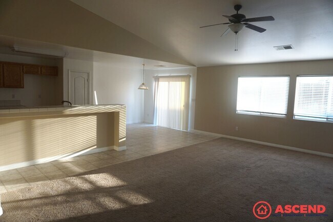 Building Photo - Beautiful Home Near Centennial Highschool!