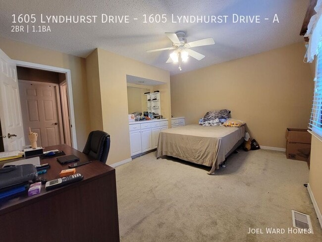Building Photo - 1605 Lyndhurst Dr