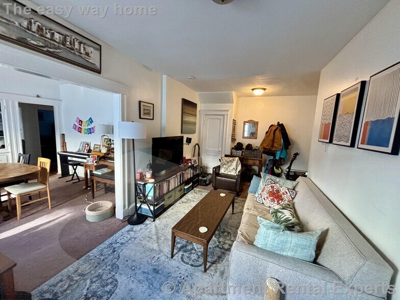 Building Photo - 23-25 Bonner Ave Unit #1