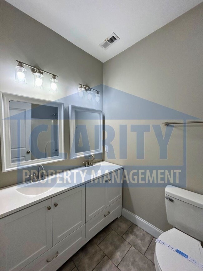 Building Photo - Two bedroom townhome in great, central location!