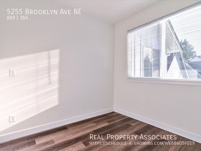 Building Photo - 5255 Brooklyn Ave NE