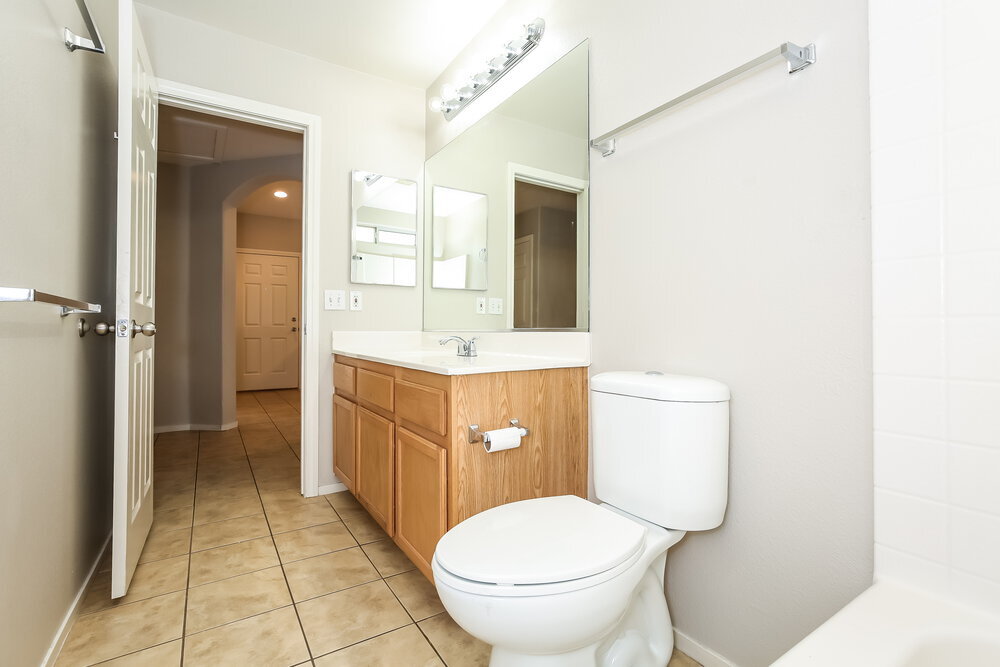 Building Photo - 546 Truffles St