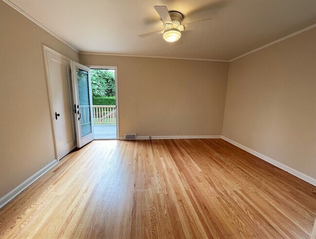 Building Photo - 4bd/2ba Seattle Home