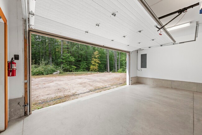 Building Photo - Squam House