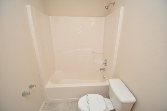 Building Photo - 47 Buttermill Dr