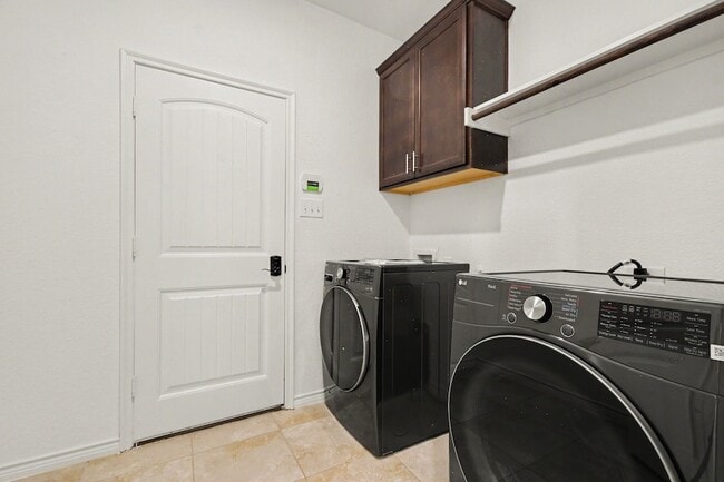 Building Photo - 10020 Levelland Pl