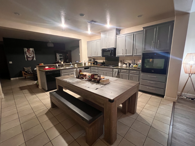 Building Photo - 1479 Orgullo Ln