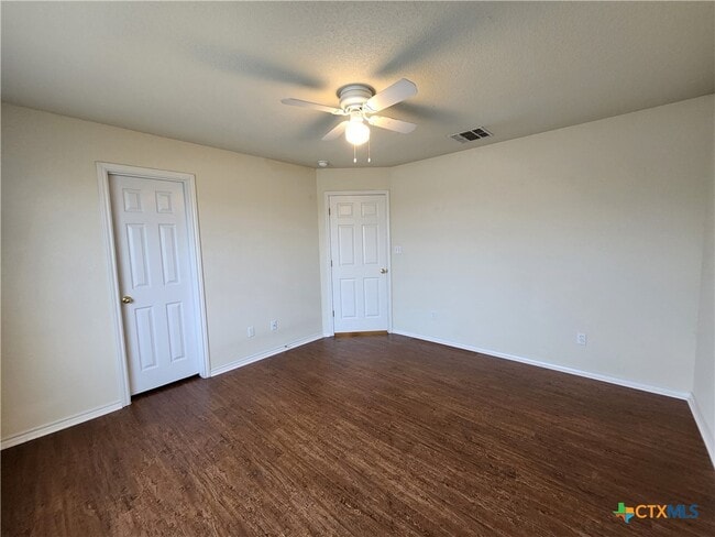 Building Photo - 3014 Green Mountain Dr