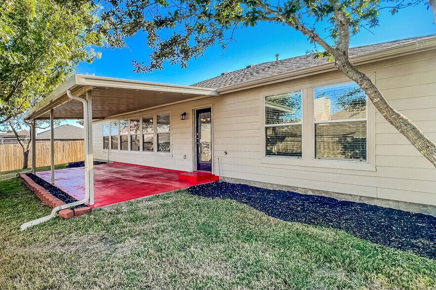 Building Photo - 2027 Northridge Dr