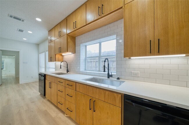 Building Photo - 7906 Duffield Ln