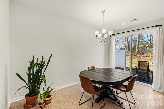 Building Photo - 5128 Somerset Hill Ln