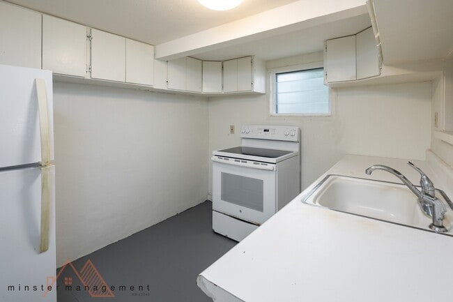 Building Photo - 1904 Naio St