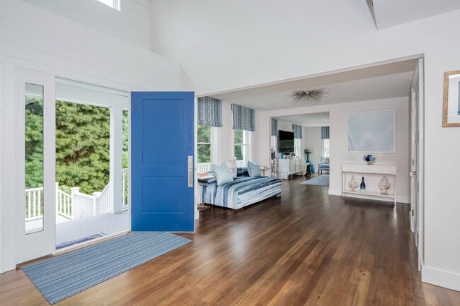 Building Photo - 48 Woodthrush Ln