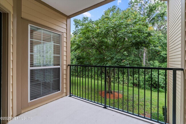 Building Photo - 7800 Point Meadows Dr