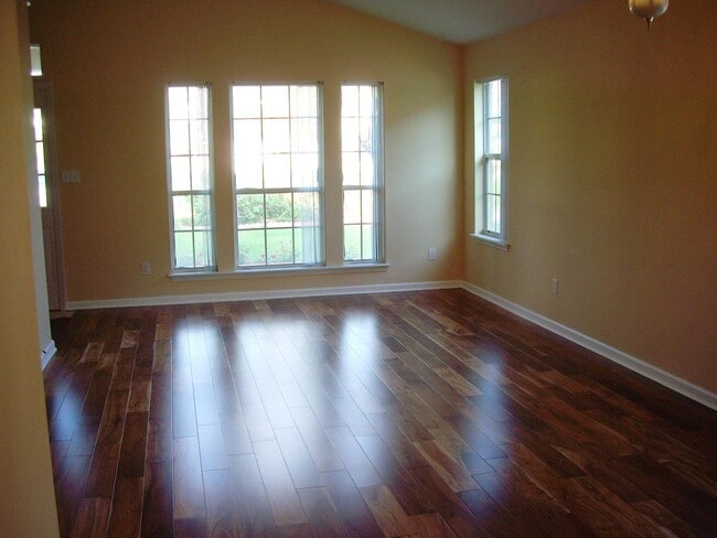 Building Photo - 1043 Winter Ln