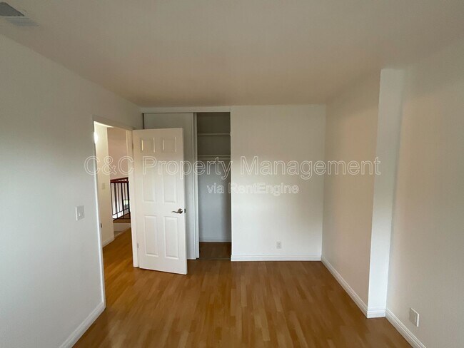 Building Photo - 6628 Wildwood Ct