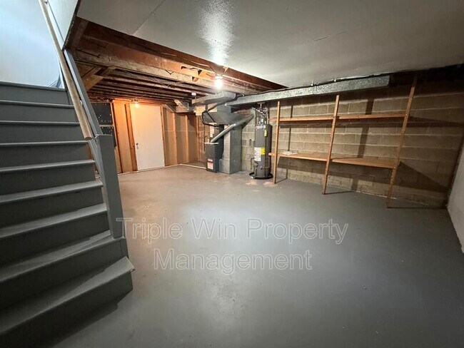 Building Photo - 937 Chain of Rocks Dr