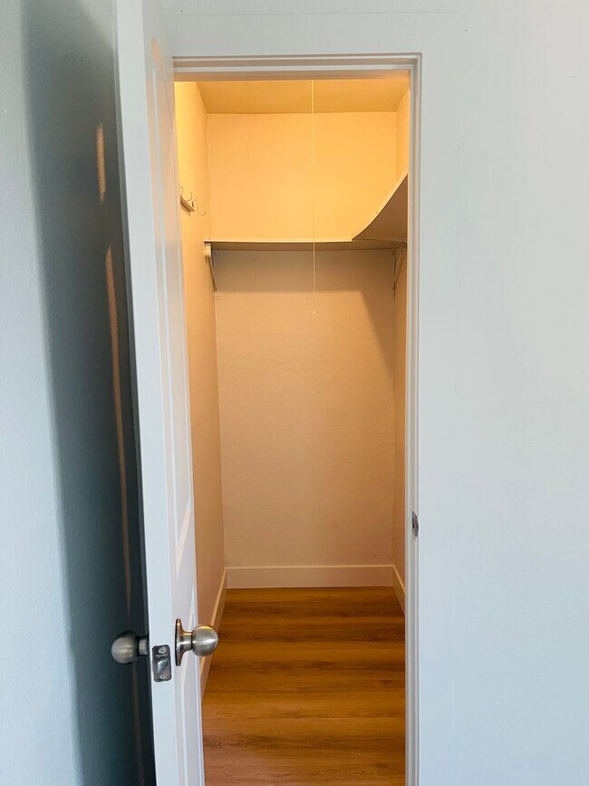 Building Photo - 3-bedroom, 2-bath home move-in ready