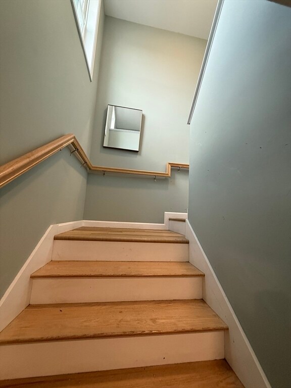 Building Photo - 23 Brookfield St