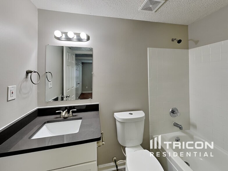 Building Photo - 4815 Harri Ann Dr