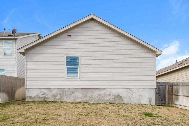 Building Photo - 5734 Leon Pl