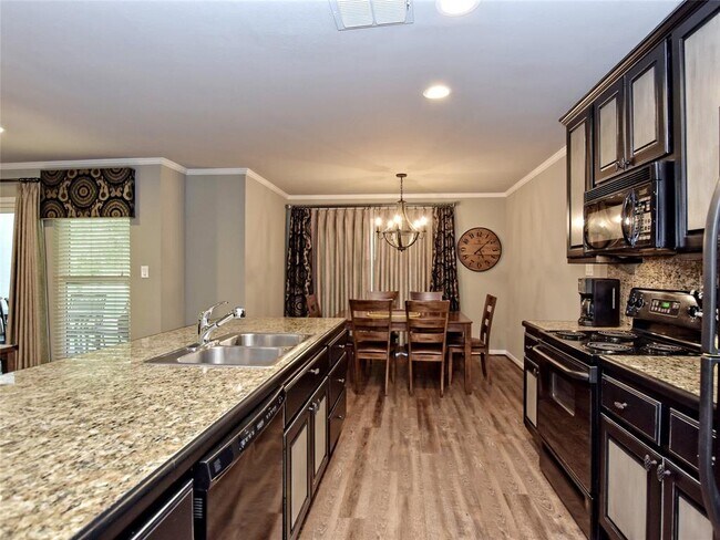 Building Photo - 222 Lido St