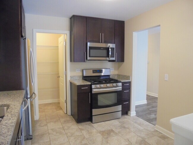 Building Photo - 1534 Springview Ct