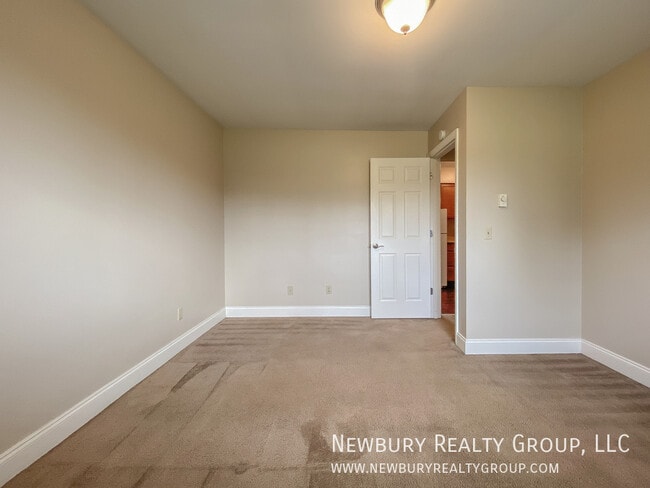 Building Photo - 1 Sunbury Estates