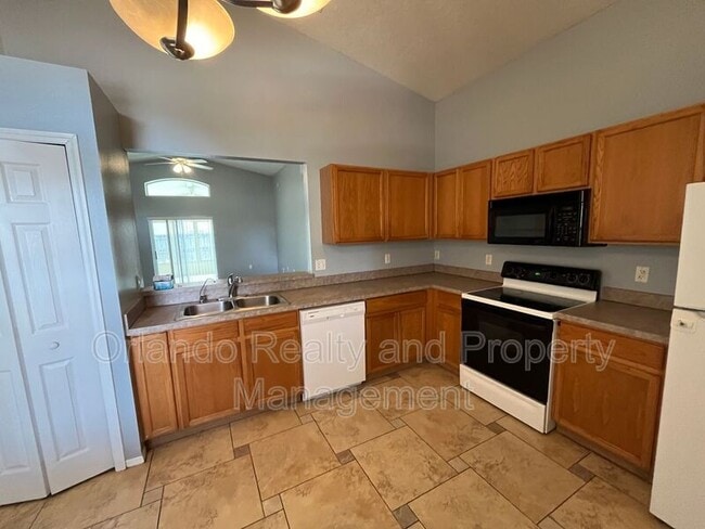 Building Photo - 2304 Hickory Pine St