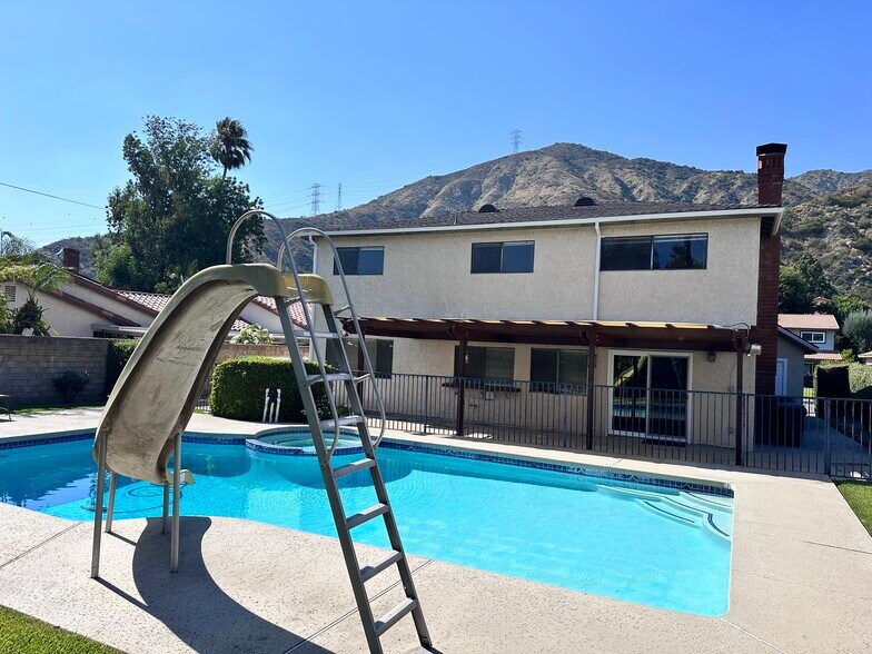Building Photo - 3218 Tannencrest Dr